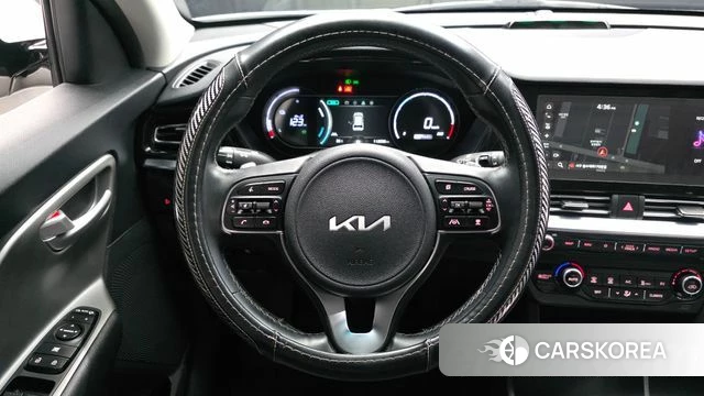Kia Niro Plus 2022 Белый из Кореи, фото 4