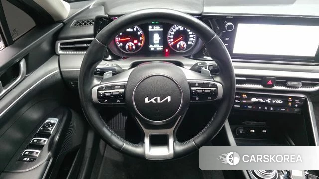 Kia K5 3rd generation 2023 Серебристо-серый из Кореи, фото 4