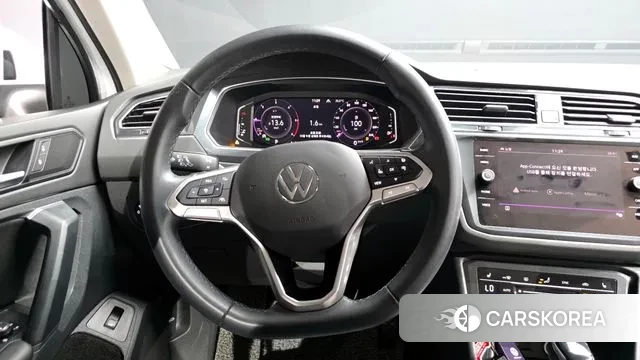 Volkswagen Tiguan second Generation 2023 Белый из Кореи, фото 4