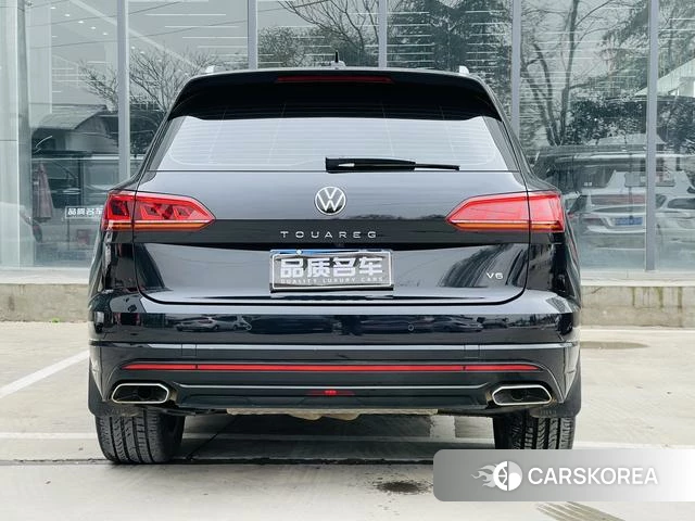 Volkswagen Touareg 2021 Черный из Китая, фото 4