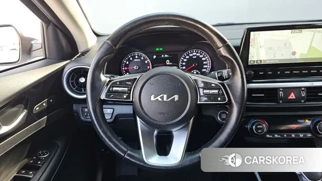 Kia The New K3 2nd generation 2022 Белый из Кореи, фото 4