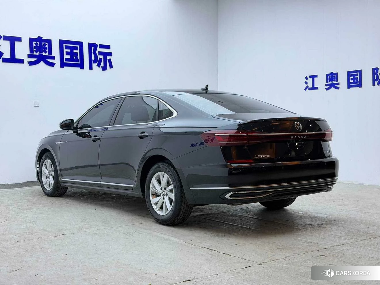 Volkswagen Passat 2023 Черный из Китая, фото 4