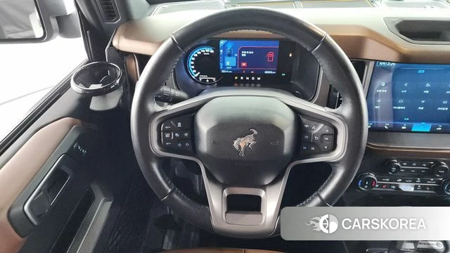 Ford Bronco 6th Generation 2022 Цвет галактики из Кореи, фото 4