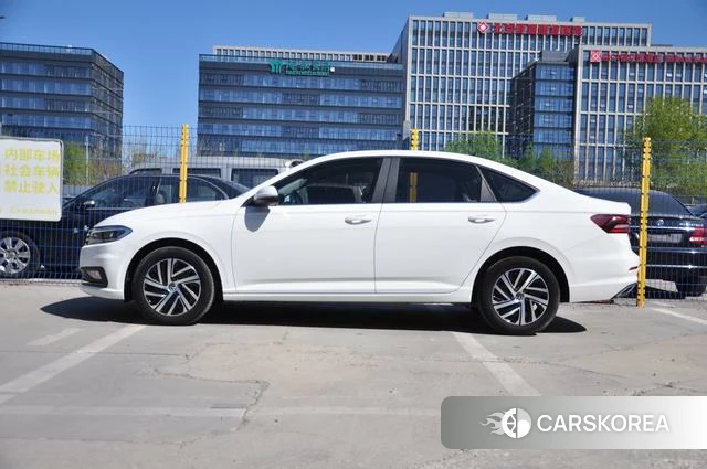 Volkswagen Lavida 2022 Белый из Китая, фото 4