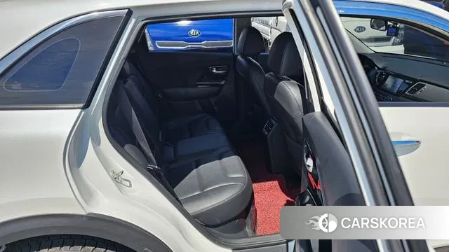 Kia Niro 2018 Белый из Кореи, фото 4