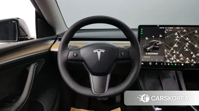 Tesla Model Y 2024 Черный из Кореи, фото 4