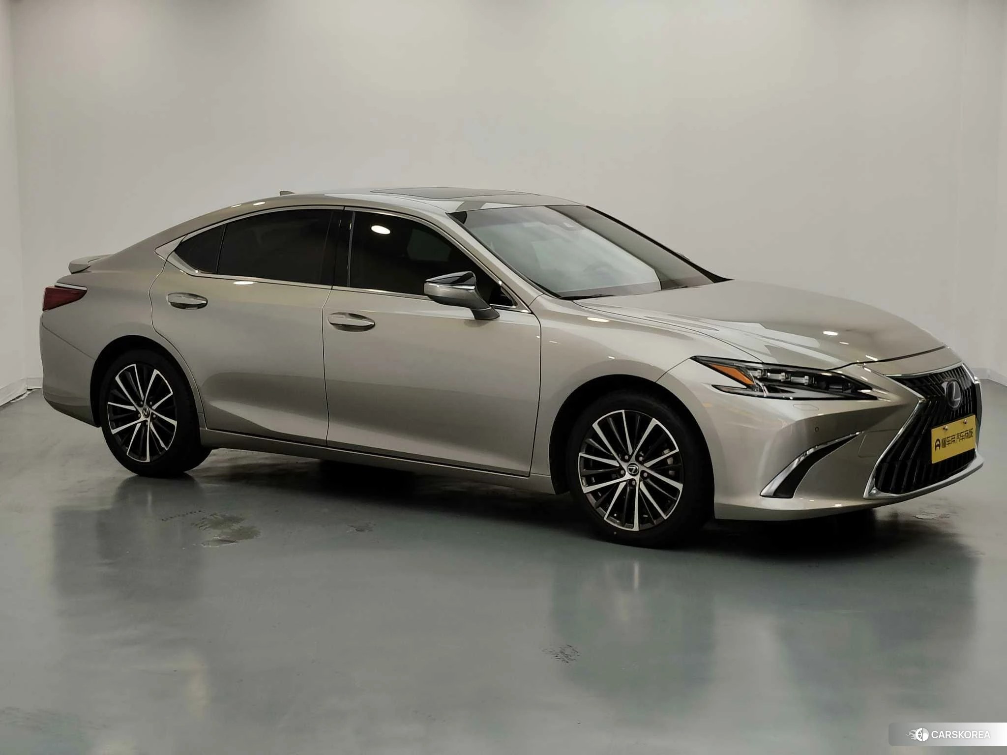 Lexus ES 2021 Серебристо-серый из Китая, фото 4