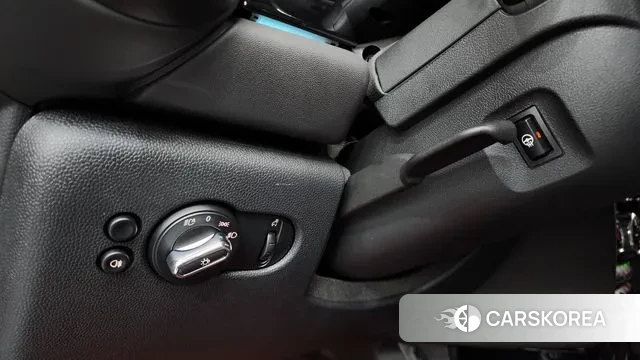 Mini Cooper 2024 Жемчужный цвет из Кореи, фото 4