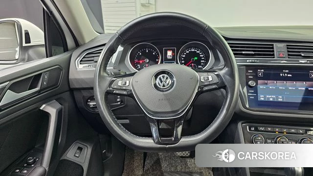 Volkswagen Tiguan second Generation 2020 Белый из Кореи, фото 4