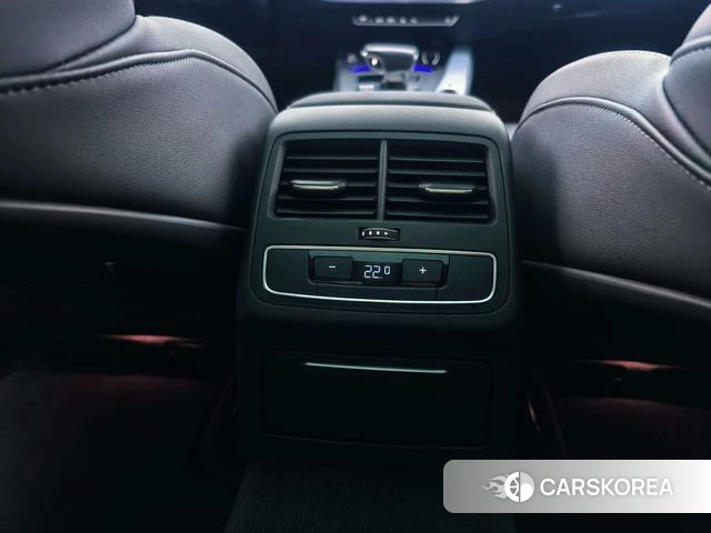Audi A4L 2023 Белый из Китая, фото 4