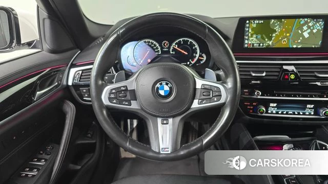 BMW 5 Series (G30) 2018 Белый из Кореи, фото 4