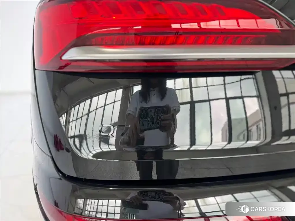 Audi Q7 2025 Черный из Китая, фото 4
