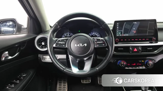 Kia The New K3 2nd generation 2023 Белый из Кореи, фото 4