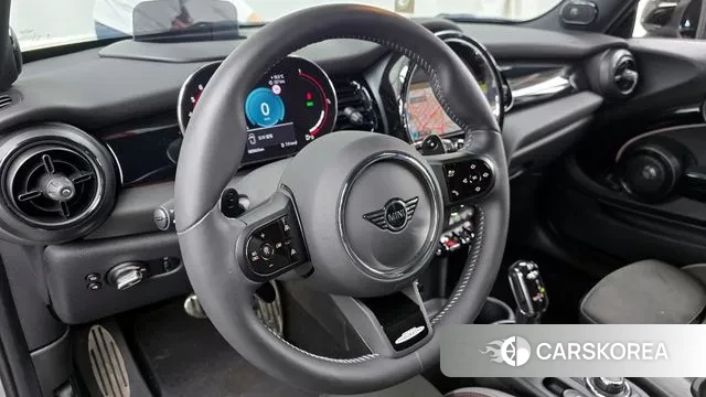 Mini Cooper S 2023 Серебряный из Кореи, фото 4