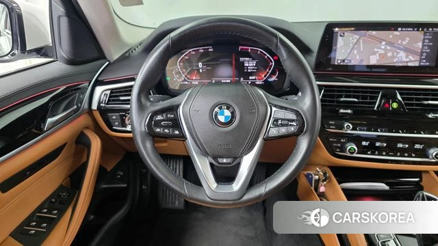 BMW 5 Series (G30) 2019 Белый из Кореи, фото 4