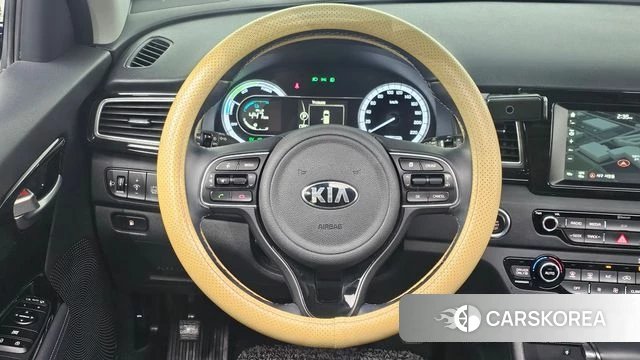 Kia Niro 2018 Серебристо-серый из Кореи, фото 4
