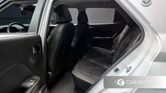 Hyundai Venue 2023 Белый из Кореи, фото 4