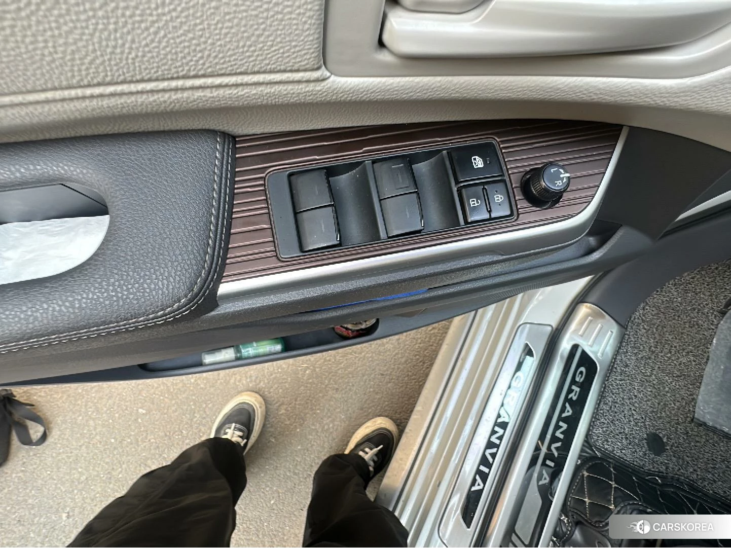 Toyota Granvia 2023 Белый из Китая, фото 4