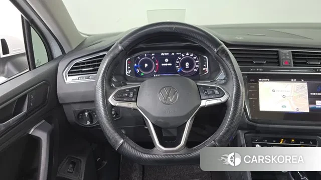 Volkswagen Tiguan second Generation 2021 Белый из Кореи, фото 4
