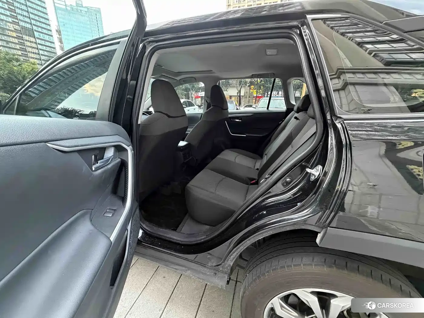Toyota RAV4 2024 Черный из Китая, фото 4
