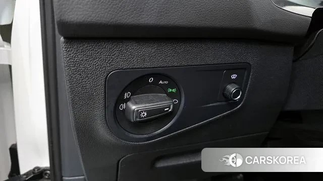 Volkswagen Tiguan second Generation 2020 Белый из Кореи, фото 4