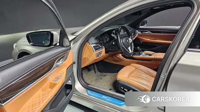 BMW 7 Series (G11) 2020 Песочный из Кореи, фото 4