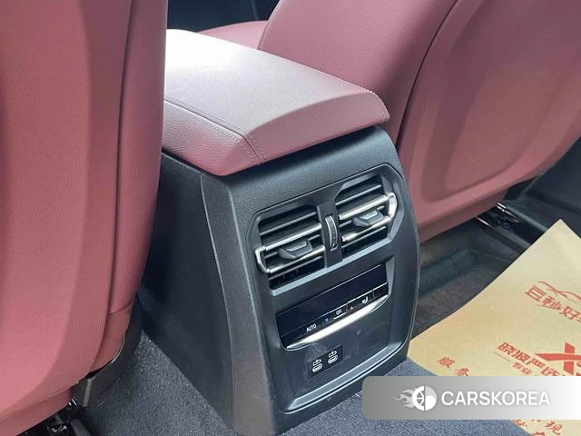 BMW 3 series 2024 Белый из Китая, фото 4