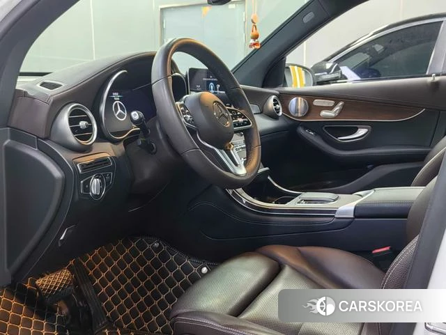 Mercedes-Benz GLC 2021 Белый из Китая, фото 4