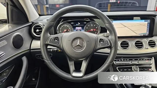 Mercedes-Benz E-Class W213 2018 Белый из Кореи, фото 4