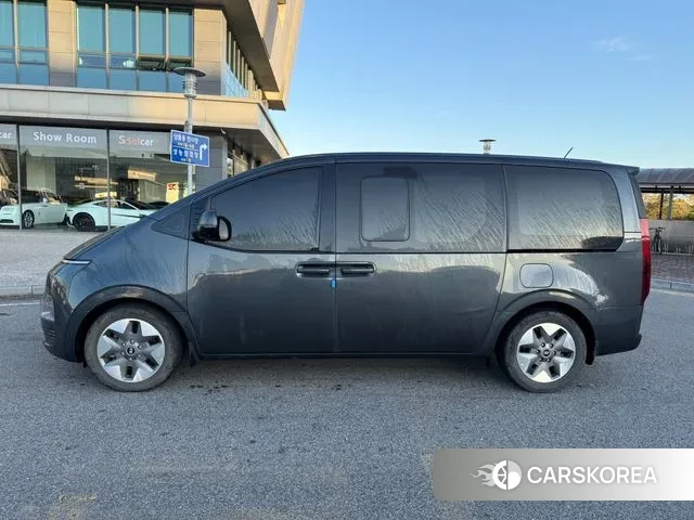 Hyundai Staria 2022 Черный из Кореи, фото 4