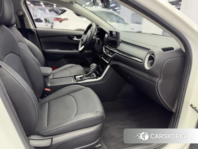 Kia K3 2022 Белый из Китая, фото 4