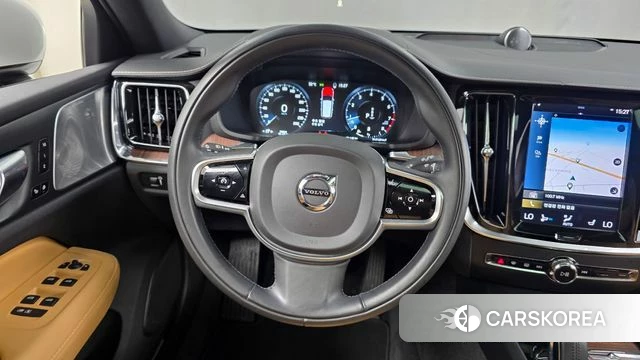 Volvo V60 Cross-Country 2nd Generation 2021 Белый из Кореи, фото 4