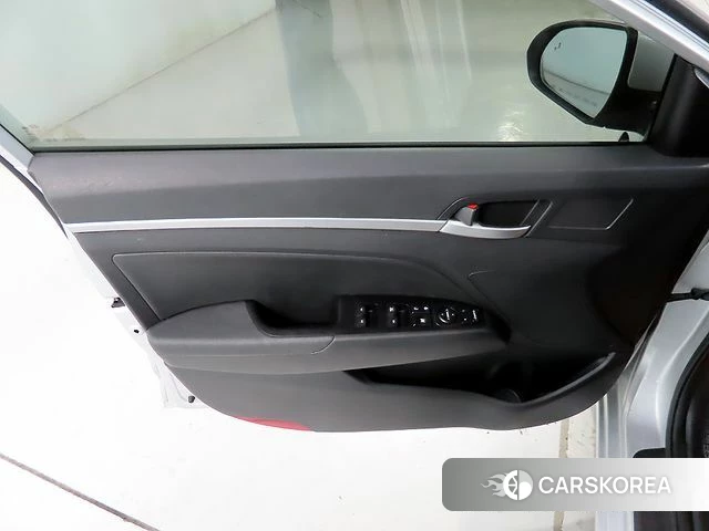 Hyundai The New Avante AD 2018 Светло-серебряный цвет из Кореи, фото 4