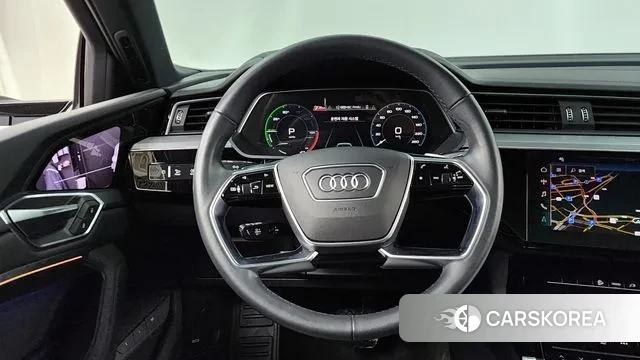 Audi e-Tron 2022 Белый из Кореи, фото 4