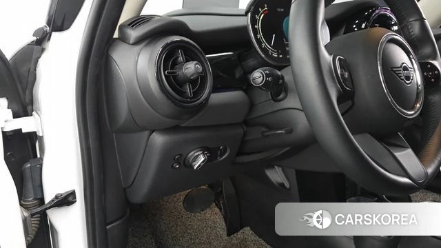 Mini Cooper 2023 Белый из Кореи, фото 4