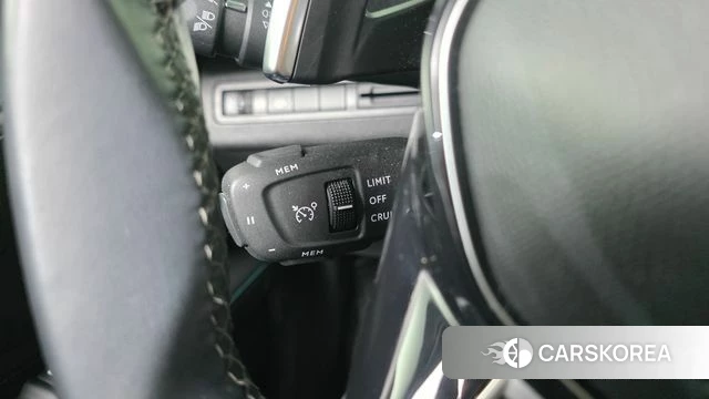 Peugeot 5008 second generation 2022 Серый из Кореи, фото 4