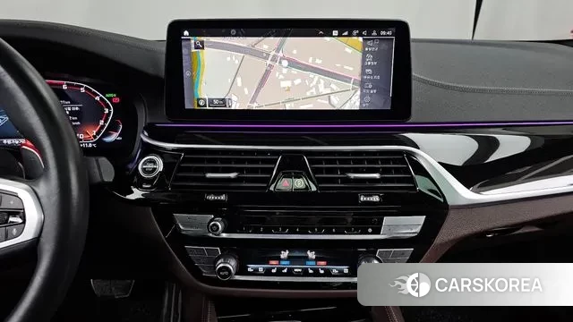 BMW 5 Series (G30) 2023 Черный из Кореи, фото 4