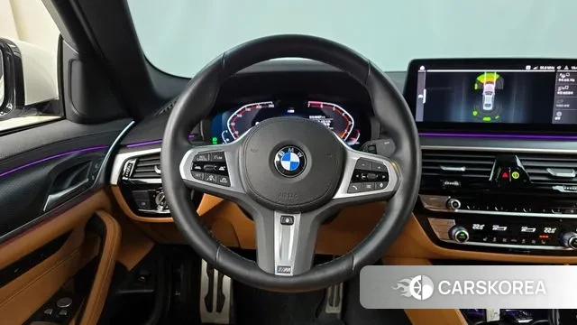 BMW 5 Series (G30) 2023 Белый из Кореи, фото 4