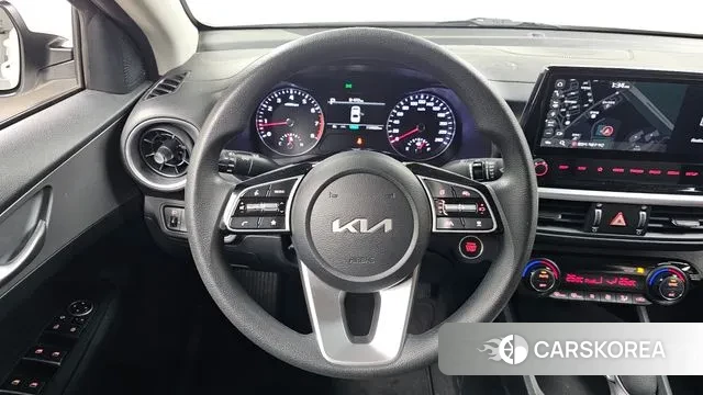 Kia The New K3 2nd generation 2022 Белый из Кореи, фото 4