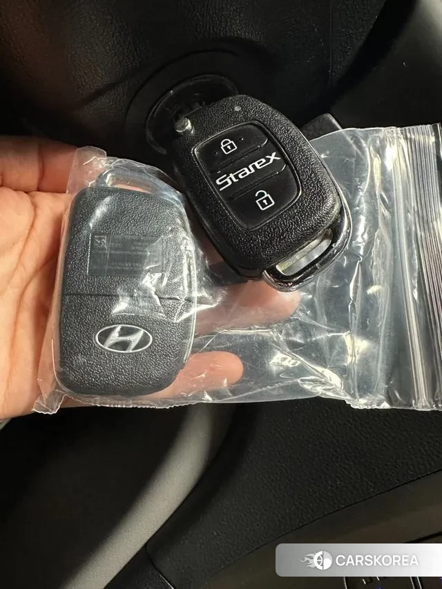 Hyundai The New Grand Starex 2018 Серебристо-серый из Кореи, фото 4