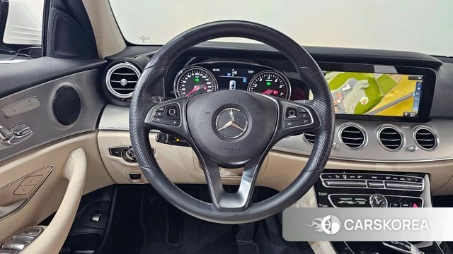 Mercedes-Benz E-Class W213 2018 Белый из Кореи, фото 4