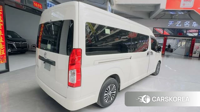 Toyota Hiace 2021 Белый из Китая, фото 4