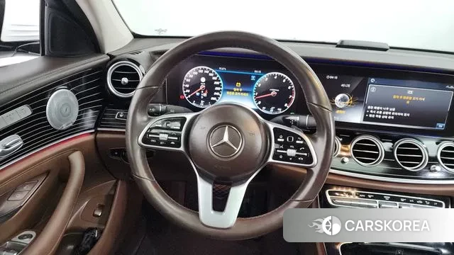 Mercedes-Benz E-Class W213 2020 Белый из Кореи, фото 4