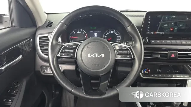 Kia Seltos 2022 Белый из Кореи, фото 4