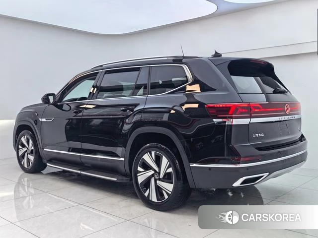 Volkswagen Tourang 2024 Черный из Китая, фото 4