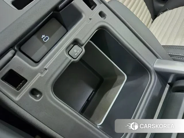 Land Rover Discovery 5 2025 Серый из Кореи, фото 4