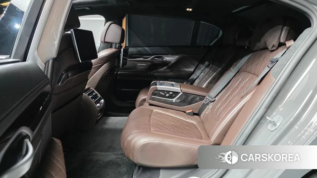 BMW 7 Series (G11) 2020 Серебристо-серый из Кореи, фото 4