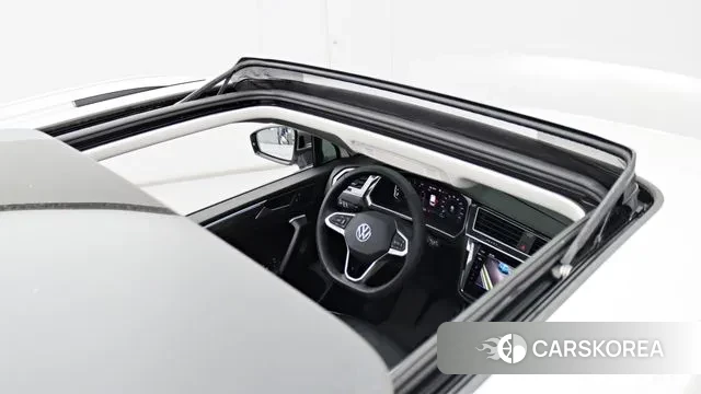 Volkswagen Tiguan Allspace 2024 Белый из Кореи, фото 4