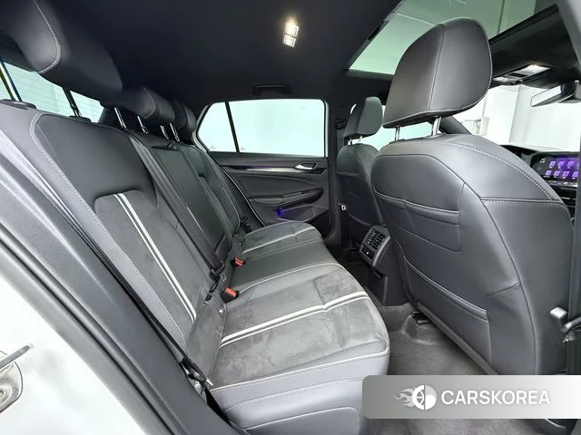 Volkswagen Golf 2022 Белый из Китая, фото 4