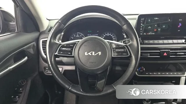 Kia Seltos 2022 Черный из Кореи, фото 4